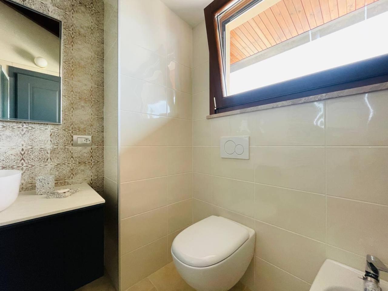 с террасой и видом на озеро в стрезе Apartment Stresa